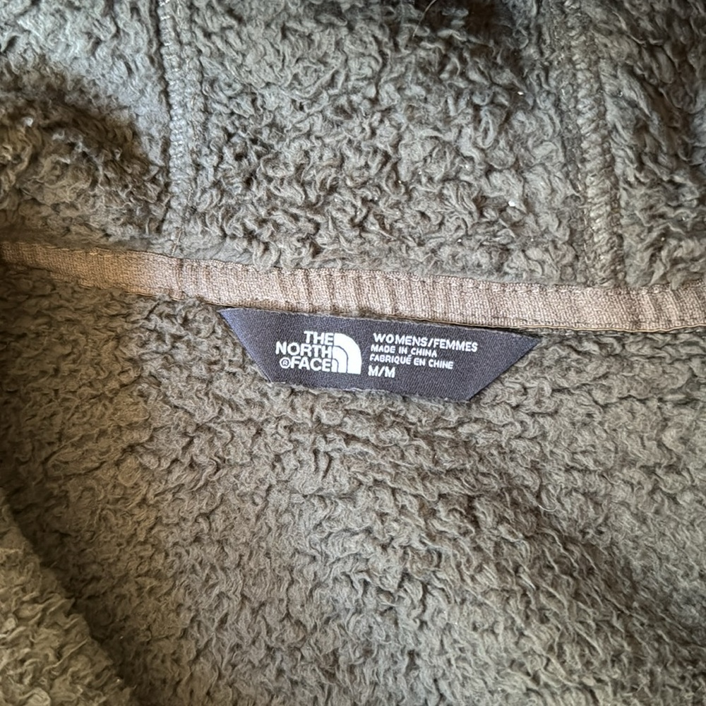 North Face 1/2 zip fleece. SIZE M - Picture 3 of 4